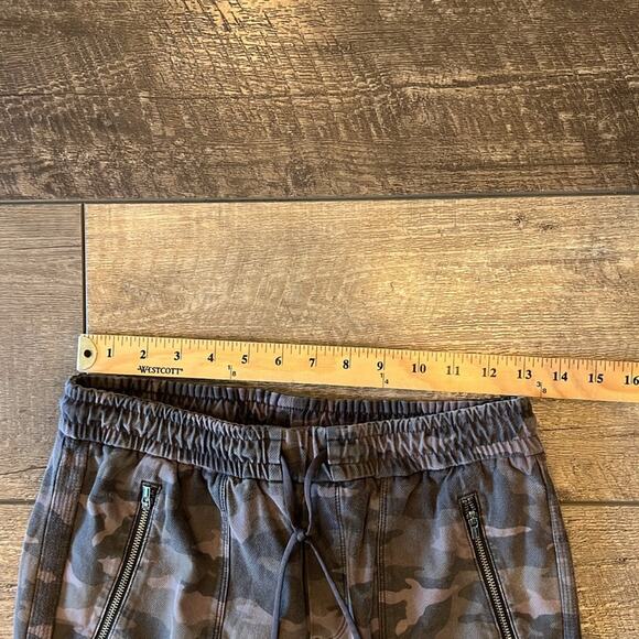 Athleta Farallon Camo Jogger Pant Size 4 - Picture 6 of 11
